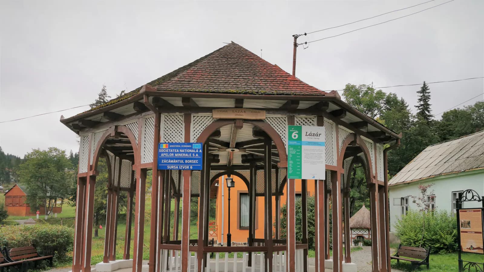 pavilionul Izvorului Lázár din Borsec