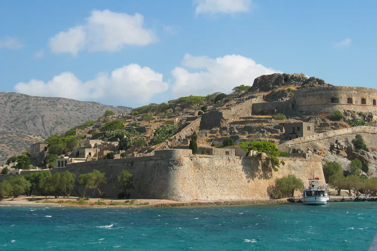 Insula-fortăreață Spinalonga
