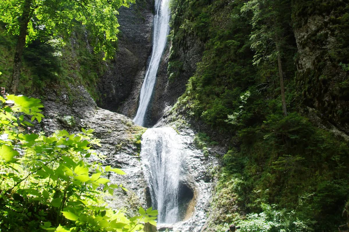 Cascada Duruitoarea în Masivul Ceahlău
