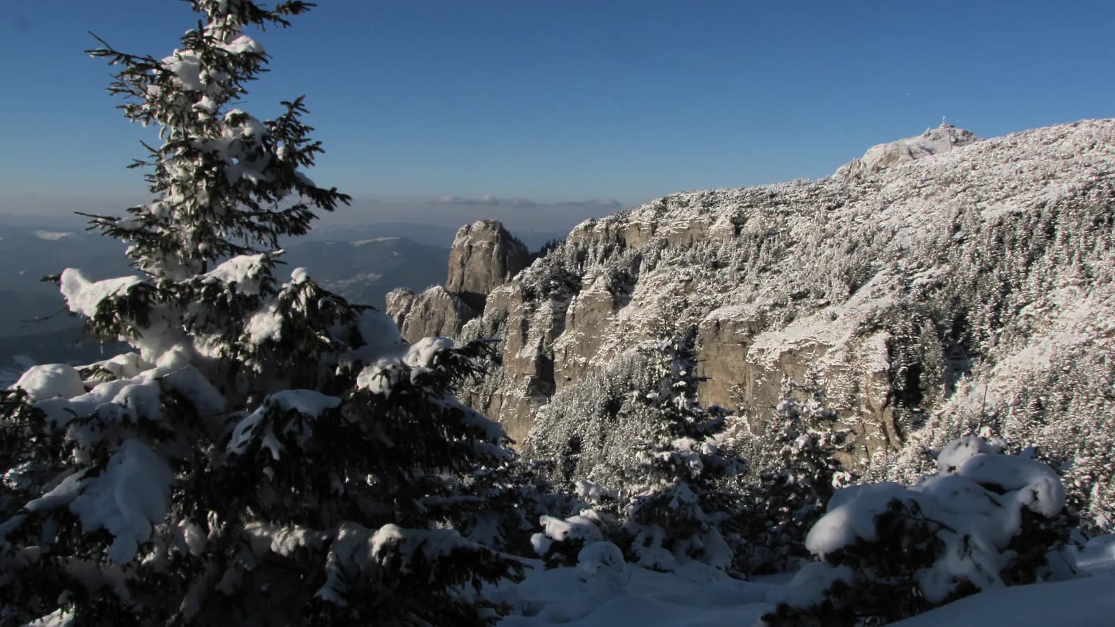 Masivul Ceahlău cu Vârful Toaca și Piatra Ciobanului