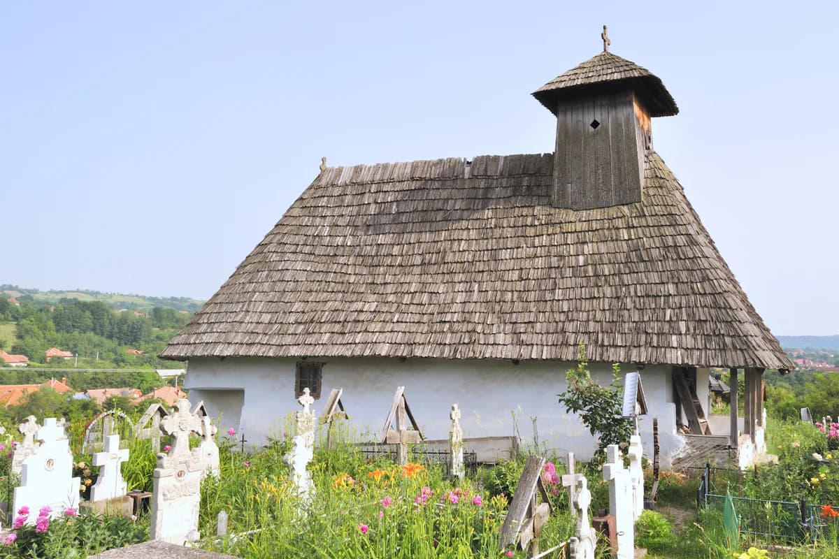 biserica de lemn din Novaci-Români