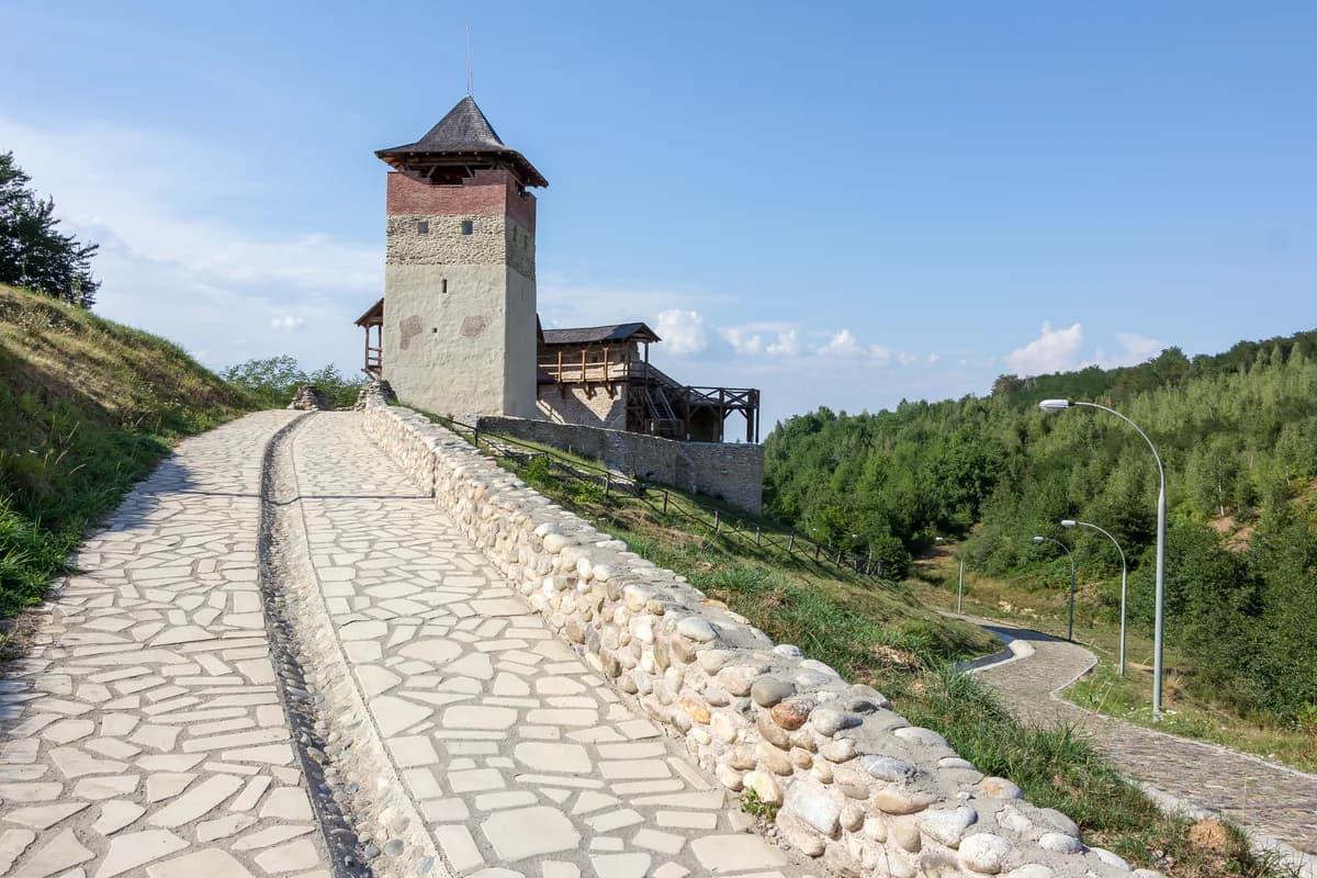 Cetatea Mălăiești restaurată